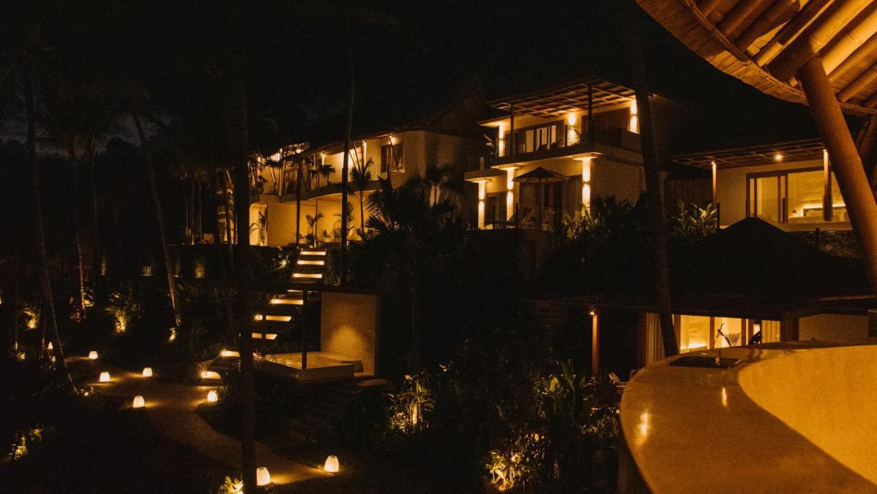 Neano Escape Hotel Manggis  ภายนอก รูปภาพ The resort at night
